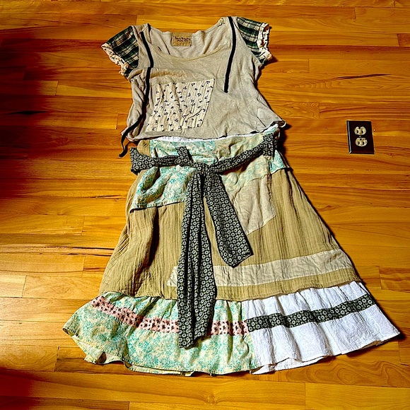 Cute little country ensemble - Picture 1 of 1